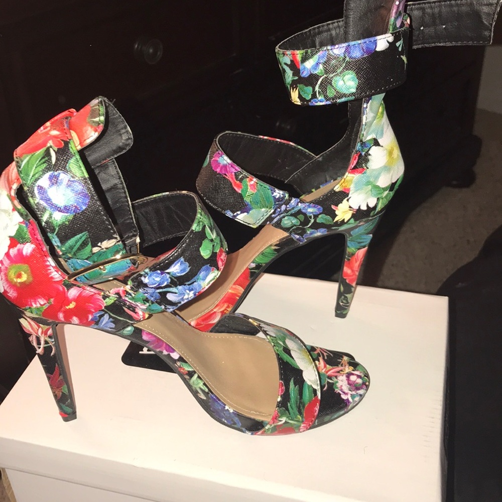 Floral heels!